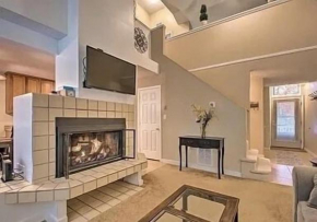 Beautiful Lake Harmony Townhouse at Big Boulder Lake and Ski Area Lake Harmony